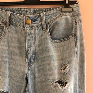 AE Ripped Boyfriend Jeans!